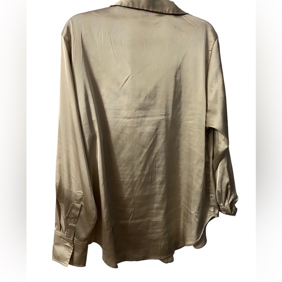 H&M taupe button up blouse - Picture 4 of 4